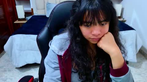 laurent online show from October 18, 2025, 4:15 am