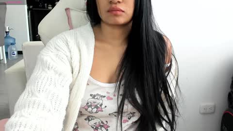 daniela angel     online show from December 3, 2024, 1:21 pm