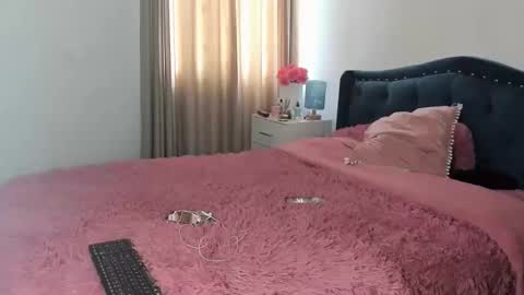 daniela angel     online show from September 11, 2025, 1:55 pm