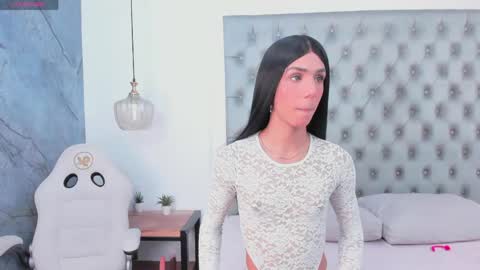Laurent online show from June 8, 2026, 7:03 pm
