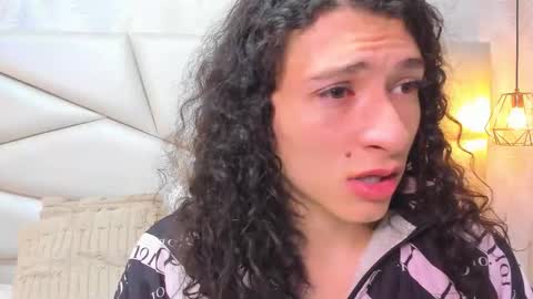 Laurent online show from November 26, 2025, 11:11 am