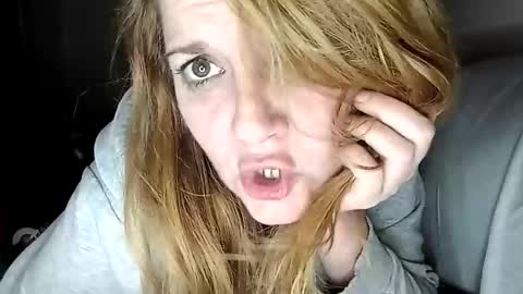 lauriehotxxx online show from February 5, 2025, 9:40 pm