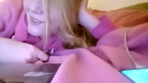 lauriehotxxx online show from November 22, 2025, 5:45 pm