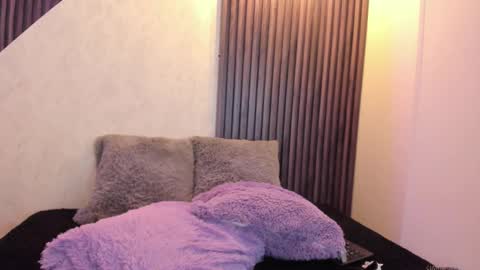 Lau online show from February 11, 2025, 6:44 pm