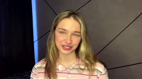 Snapshot of laurineleconey chatting on June 7, 2026, 6:50 am Bella online show from June 7, 2026, 6:50 am