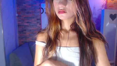 Laurita  online show from December 12, 2024, 8:21 pm
