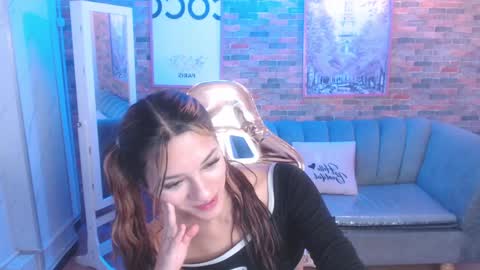 Laurita  online show from December 30, 2024, 11:28 pm