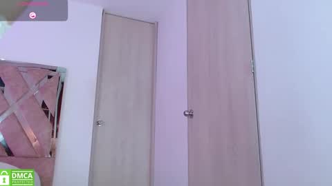 Snapshot of laurymoons chatting on October 4, 2025, 10:41 pm LauryMoons online show from October 4, 2025, 10:41 pm