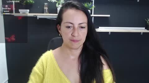 Laury  online show from May 29, 2026, 7:23 pm