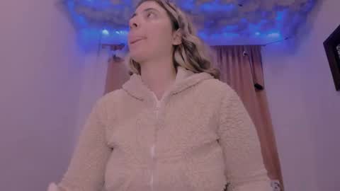 Lauu G online show from March 1, 2025, 7:41 am