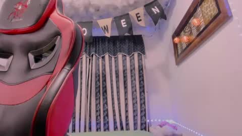 Lauu G online show from October 11, 2025, 10:14 am