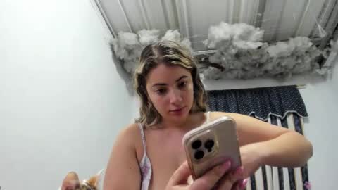 Snapshot of lauu_g chatting on May 26, 2026, 10:00 am Lauu G online show from May 26, 2026, 10:00 am