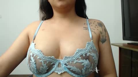 Laura online show from November 26, 2025, 2:01 am