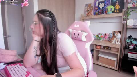          online show from April 8, 2026, 4:18 pm