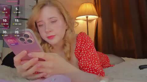 Snapshot of lavender_tender chatting on June 19, 2026, 5:01 am Lav online show from June 19, 2026, 5:01 am