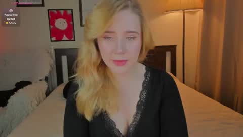 Snapshot of lavender_tender chatting on August 3, 2026, 8:34 pm Lav online show from August 3, 2026, 8:34 pm