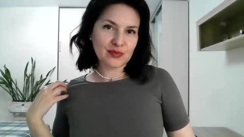 Diana  online show from September 14, 2025, 6:07 pm