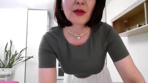 Diana  online show from October 31, 2025, 5:03 pm