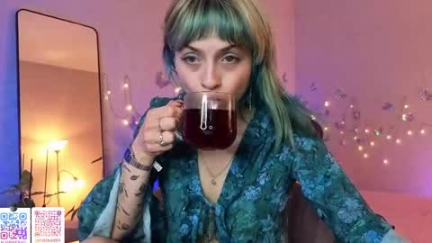 Snapshot of lavenderlav chatting on June 1, 2026, 6:53 pm Melissa online show from June 1, 2026, 6:53 pm