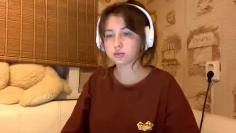 Emily online show from November 30, 2025, 3:27 pm