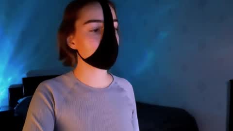 Lavinda online show from November 14, 2025, 4:38 pm