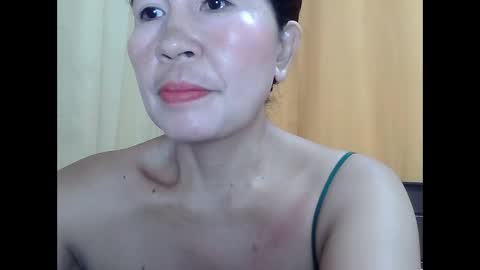 lavine1983 online show from April 10, 2026, 11:53 pm