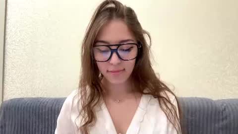 Elina online show from July 6, 2026, 11:07 am