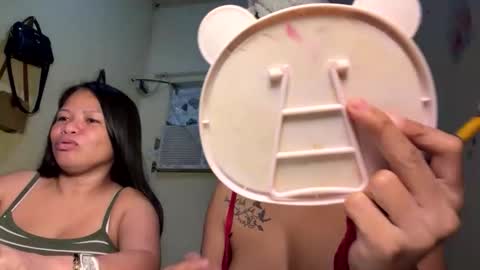 lavvenderr online show from February 15, 2026, 4:53 am