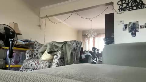 lawrencegreg106 online show from November 6, 2025, 3:46 pm