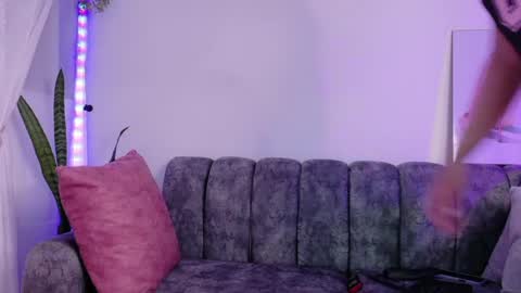 Snapshot of layadoll chatting on June 1, 2026, 4:36 am laya online show from June 1, 2026, 4:36 am