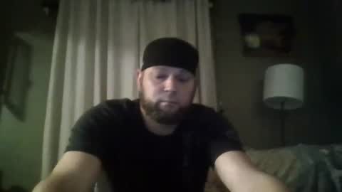 Snapshot of layinlow42 chatting on January 1, 2025, 12:11 am layinlow42 online show from January 1, 2025, 12:11 am