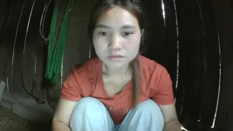 layla_999 online show from April 18, 2026, 1:09 am