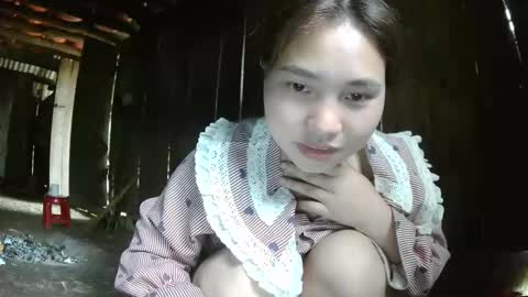 layla_999 online show from April 23, 2026, 6:36 am
