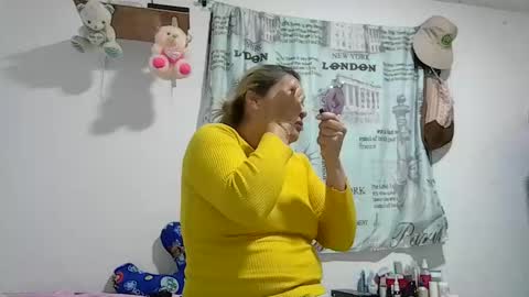 layla_astrum online show from November 7, 2025, 10:15 am