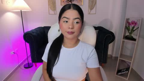 Layla Breezee online show from April 3, 2026, 8:34 am