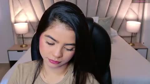 Snapshot of layla_breezee_ chatting on July 19, 2026, 10:41 am Layla Breezee online show from July 19, 2026, 10:41 am