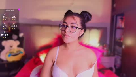 Snapshot of layla_nicols chatting on February 19, 2025, 4:33 pm Layla online show from February 19, 2025, 4:33 pm