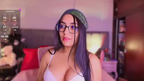 Snapshot of layla_nicols chatting on March 5, 2025, 12:55 pm Layla online show from March 5, 2025, 12:55 pm