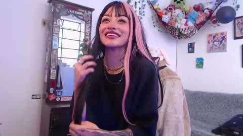 Snapshot of layla_quinn chatting on January 6, 2026, 4:43 pm layla_quinn online show from January 6, 2026, 4:43 pm