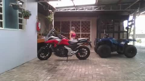 kelly online show from April 10, 2026, 6:12 pm