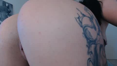 laylacruz online show from January 28, 2025, 9:08 am