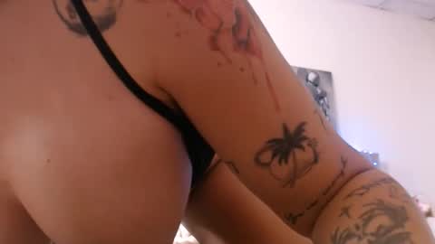 laylacruz online show from September 10, 2025, 6:24 am