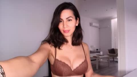 Snapshot of layladarkeyes chatting on April 3, 2026, 4:16 pm Layla online show from April 3, 2026, 4:16 pm