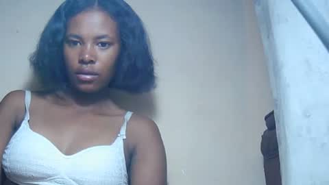 laylah517 online show from November 19, 2025, 2:11 am