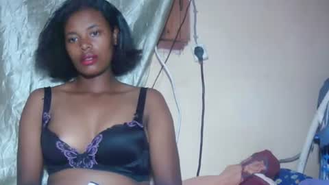 laylah517 online show from November 20, 2025, 4:07 pm