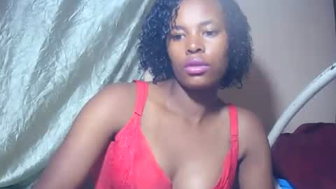 laylah517 online show from November 26, 2025, 2:12 am