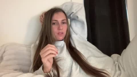 laylahlaylah1 online show from October 24, 2025, 7:32 pm