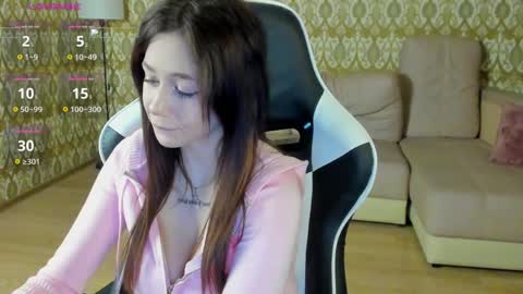 Snapshot of laylaura chatting on May 23, 2026, 9:13 am laylaura online show from May 23, 2026, 9:13 am