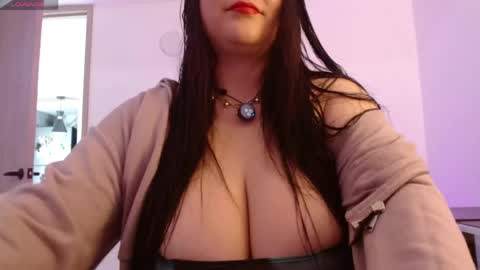 Snapshot of layna_cold chatting on May 21, 2026, 3:30 pm Vannessa online show from May 21, 2026, 3:30 pm