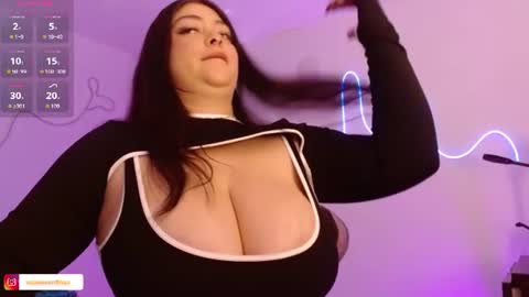 Snapshot of layna_cold chatting on June 10, 2026, 3:33 pm Vannessa online show from June 10, 2026, 3:33 pm
